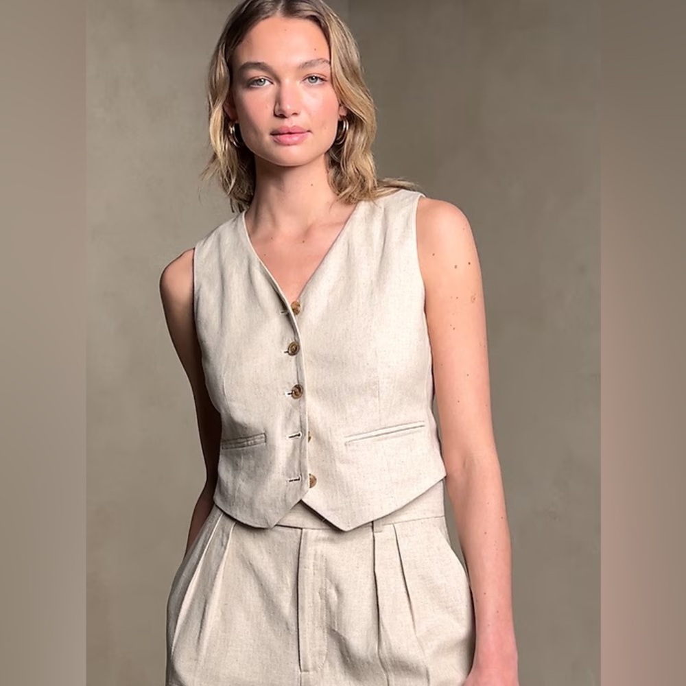 Banana Republic Linen-Cotton Herringbone Vest